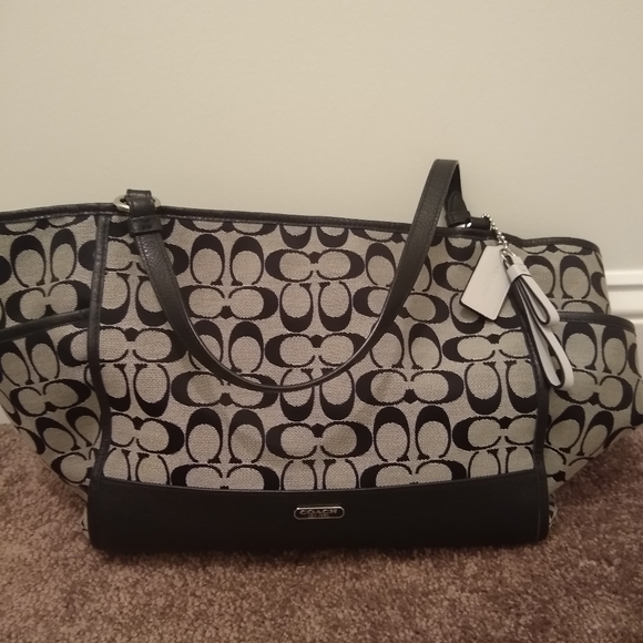 Coach - Picture 1 of 1